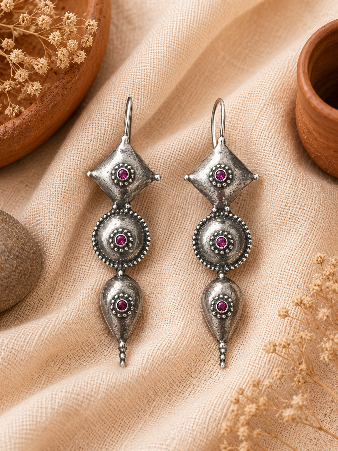 Tribal antquie silver earrings - Image 4