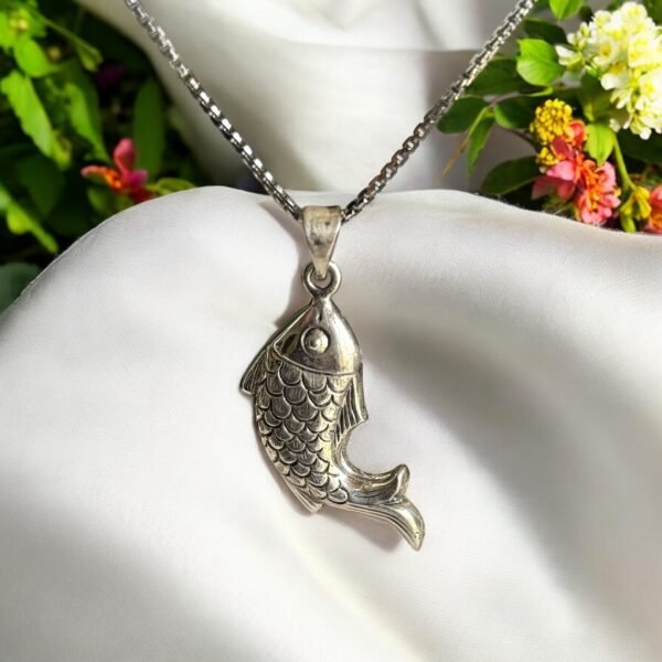 Plain silver fish pendant