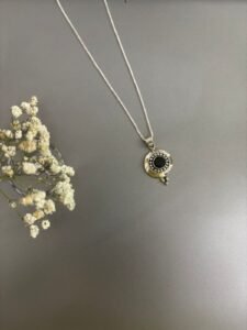 Solid casting pendant with black onyx