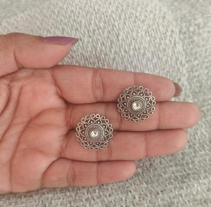 Nayra studs- 925 silver jewellery