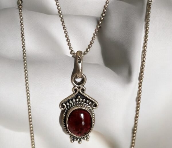 Garnet earrings and pendant set - Image 2