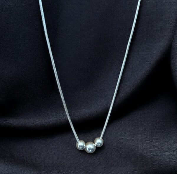 Chain necklace with plain beads