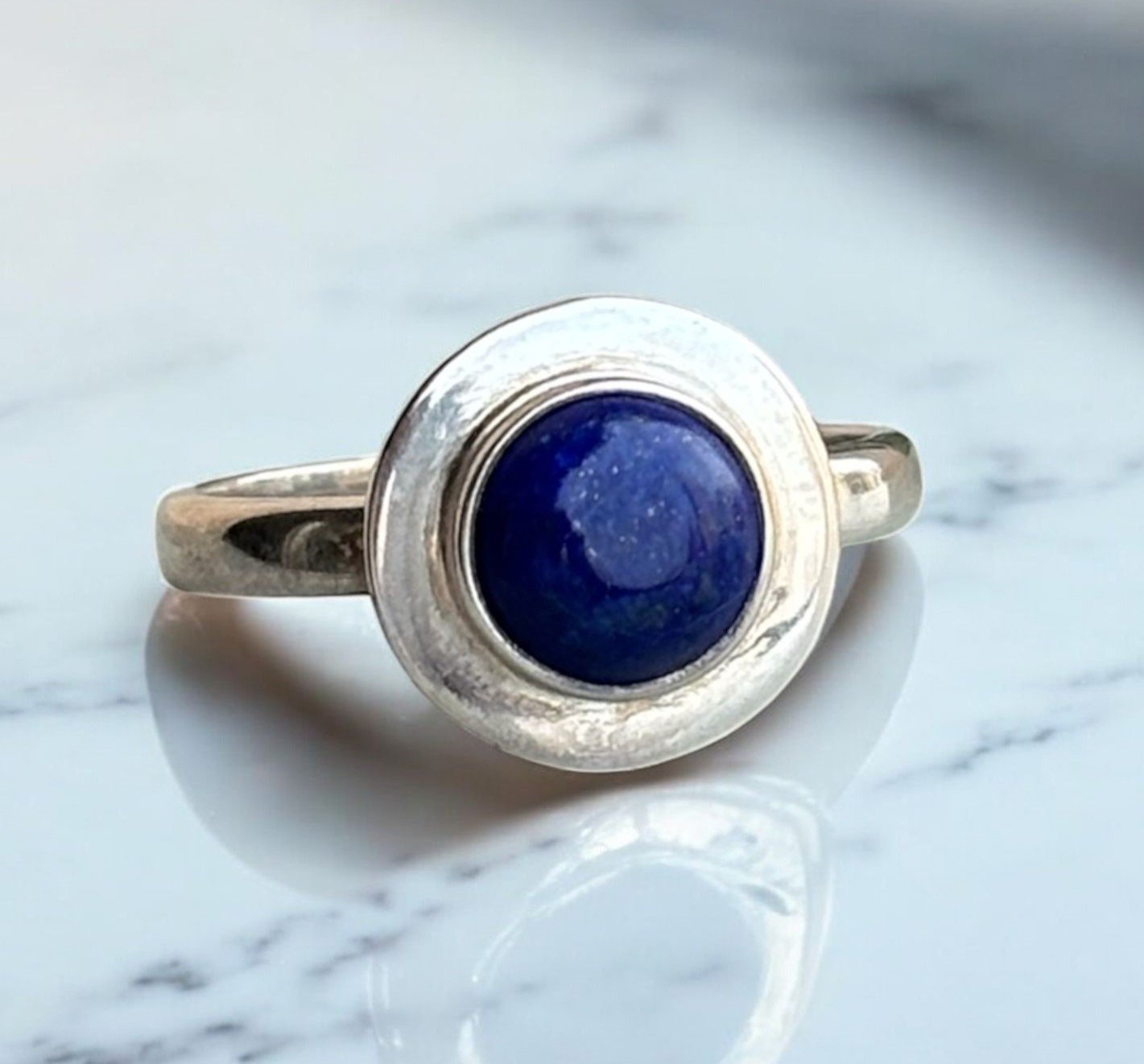 Round solid silver casting lapis stone ring