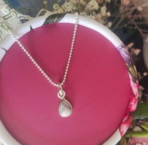 925 HOWLITE STONE PENDANT