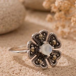 Vintage Floral Gulzar Marcasite & Moonstone 925 Sterling Silver Ring