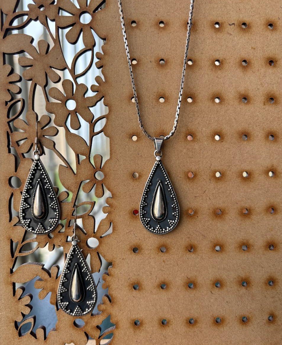 Rawa work drop shaped earrings and pendant set - 925 silver