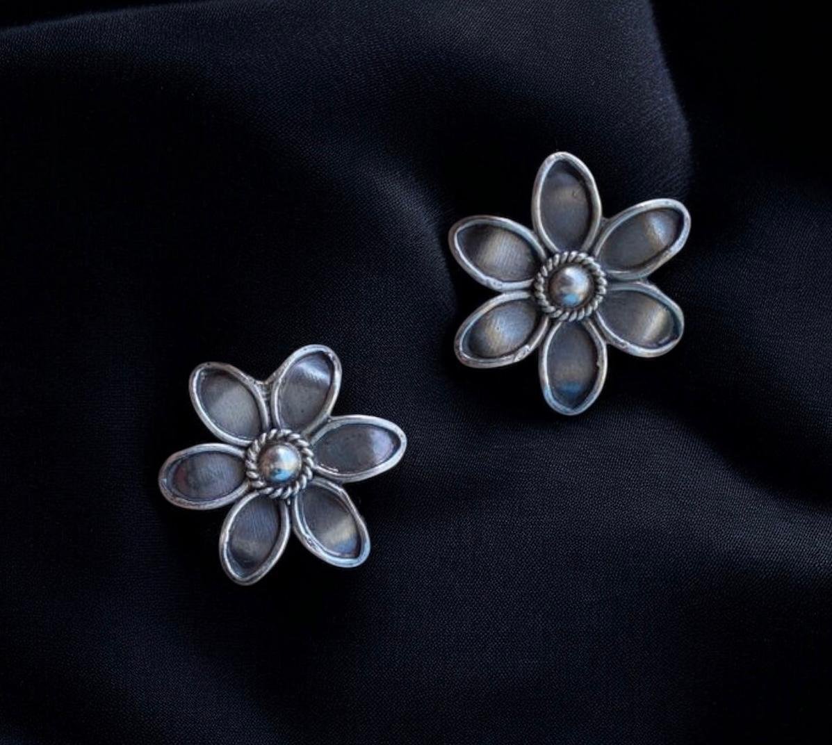 BloomAura – Oxidised Silver Earrings