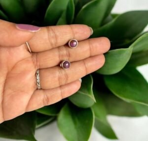 Stone studs in 925 silver