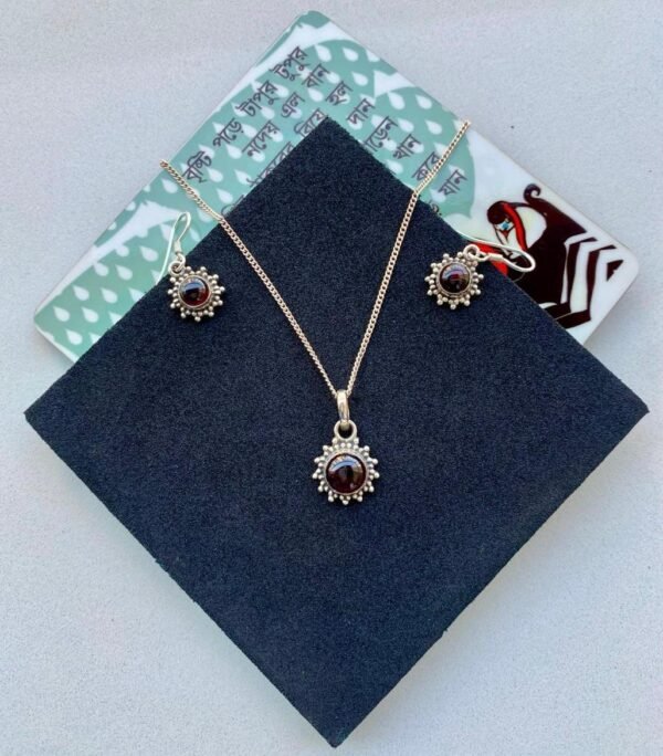Garnet earring and pendant set