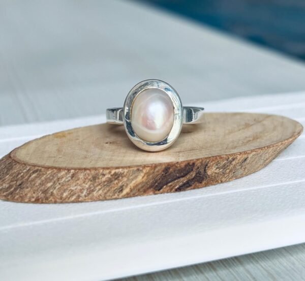 Luna Pearl Ring