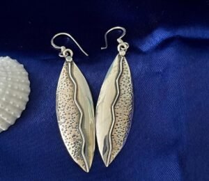 Hammered dangler in 925 silver