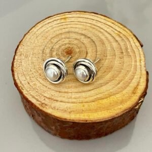 Wired intertwined pearl studs