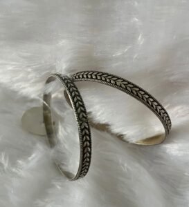 Leaf motif oxidised silver bangles
