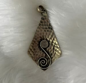 Textured diamond spiral pendant – 925 silver