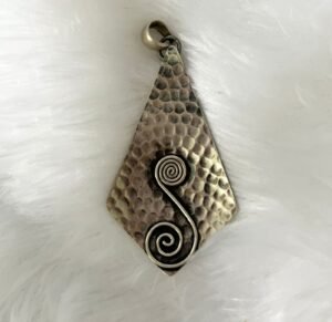 Textured diamond spiral pendant – 925 silver