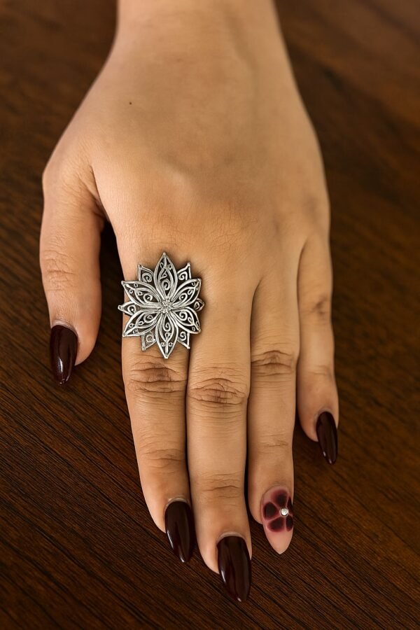 Silver filigree floral ring