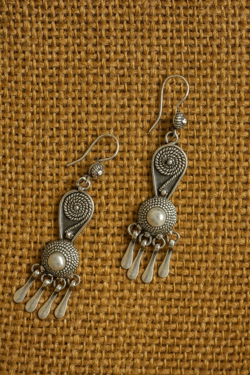 Oxidized silver drop earrings. - Image 2