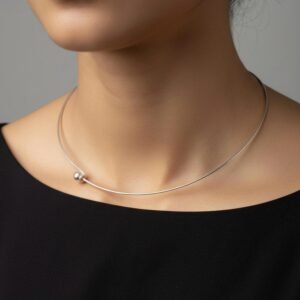 Minimalist silver hasli