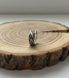 Scroll pattern ring in 925 silver