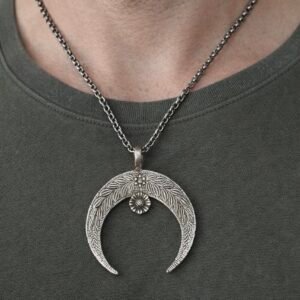 Lunar crest pendant in 925 silver