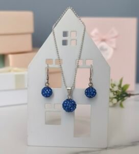 Blue crystal dangler in 925 silver