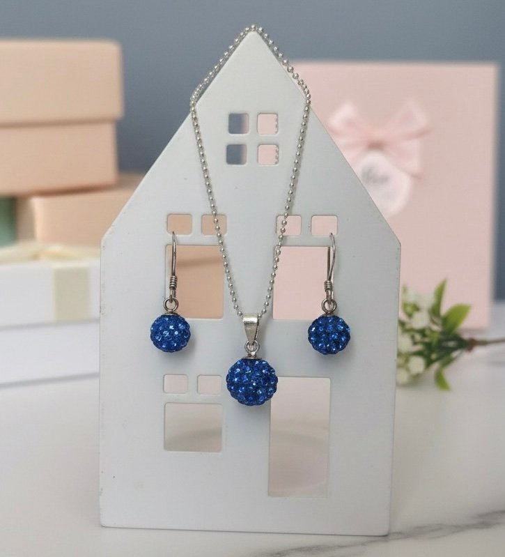 Blue crystal dangler in 925 silver