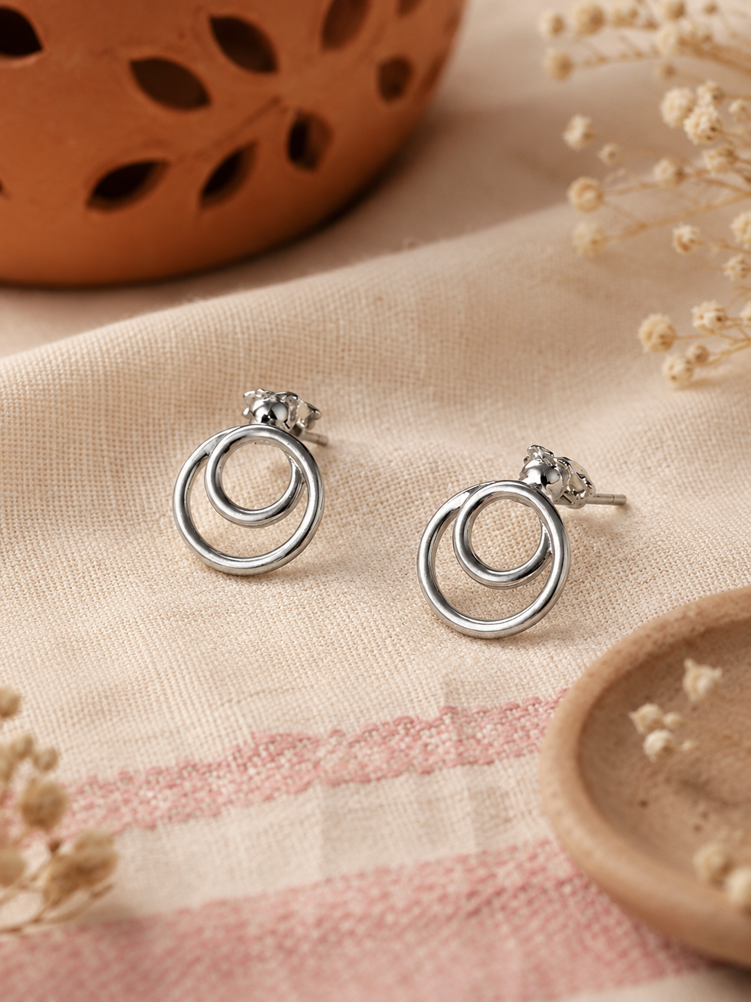 Interlocking Dual-Circle Minimalist Studs - Image 3